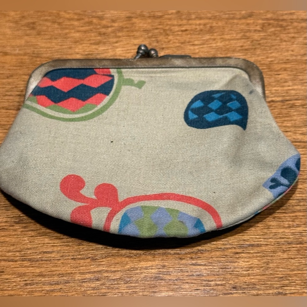 Vintage Cotton Coin Purse Featuring a Modern Traditional Pattern and Kiss-Lock